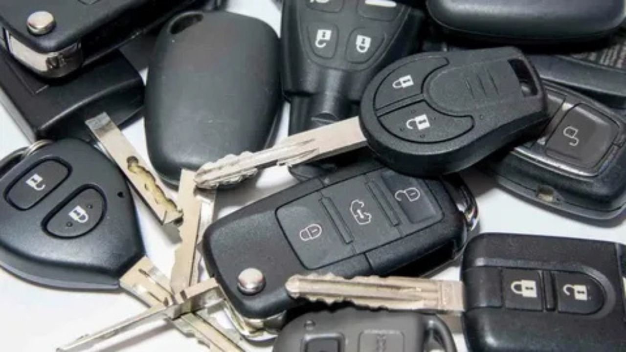 Broken Car Key 